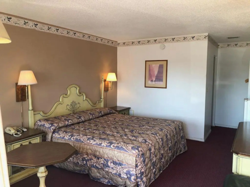 The Hastings Inn Salina