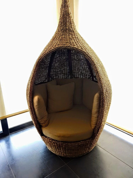 Luxurious apartment by the sea and the airport