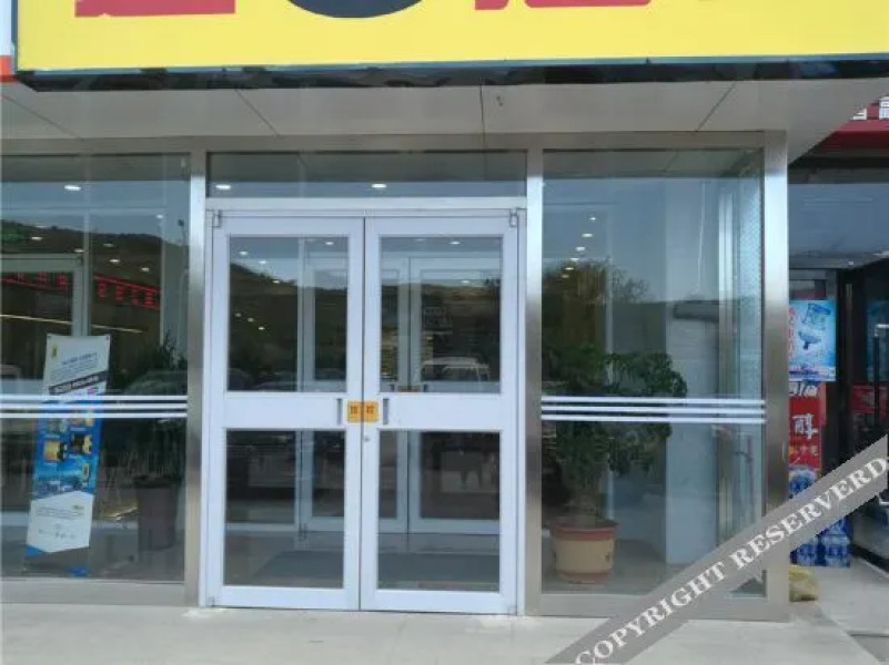 Super 8 Hotel (Guyuanjiadao Auto City)