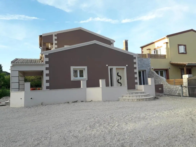 ANTIGONH COUNTRYSIDE VILLA !i