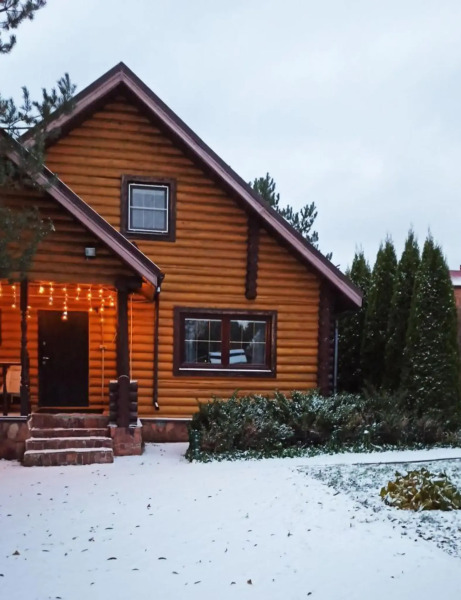 Бревенчатый дом с русской баней на дровах
