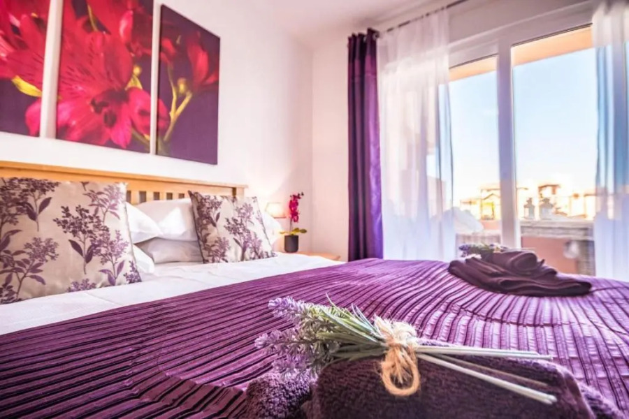 Beautiful 2 Bedroom Apartment - EO6821MM