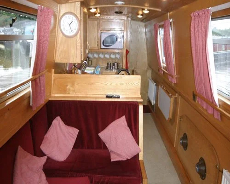 Canalboat Club At Blackwater Meadow