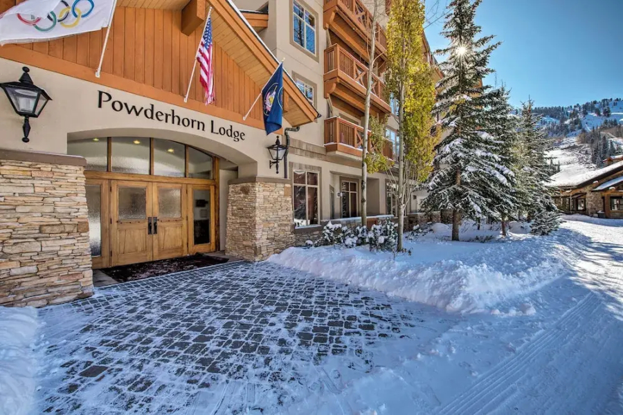 Ski-in/ski-out Brighton Condo w/ Pool & Hot Tub