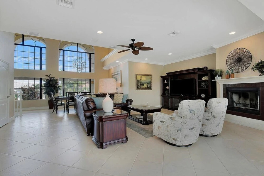 SPIN516 5 Bedroom Holiday Home by Marco Naples Vacation Homes