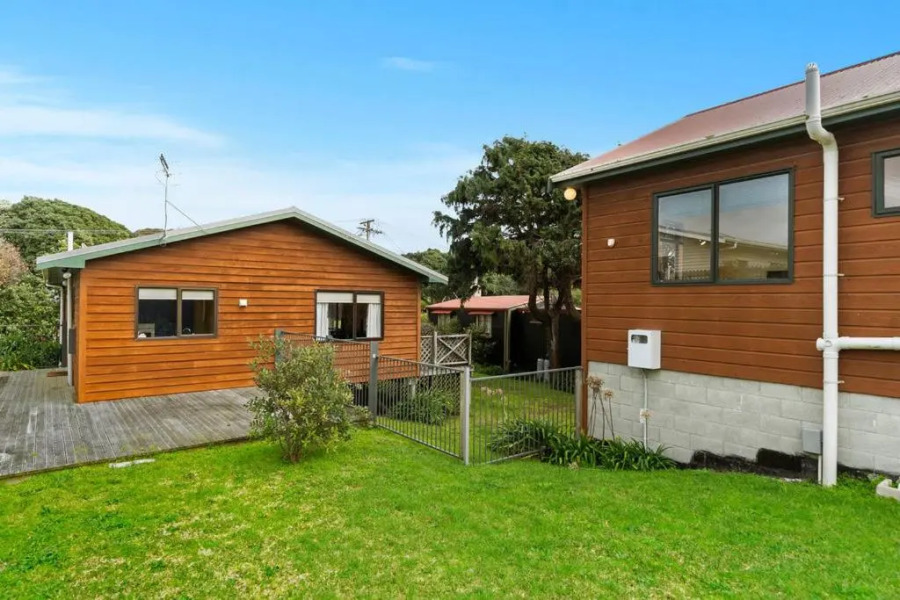 Heperi Haven - Waikanae Beach Holiday Home