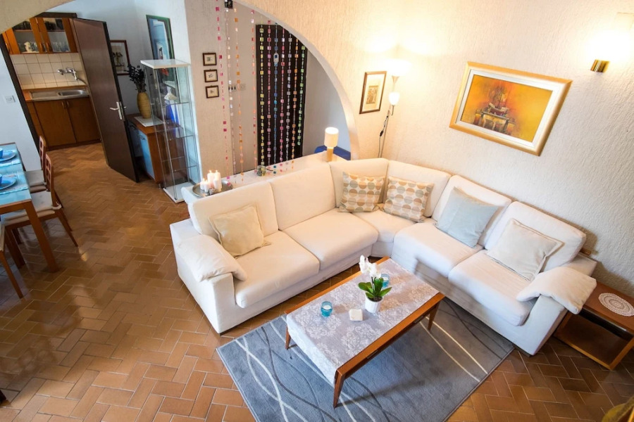 Apartment Dina with pool