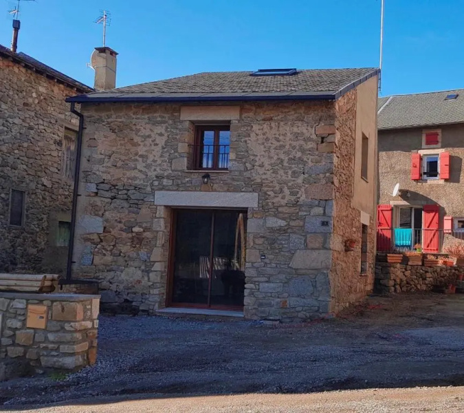 Grange de Caractere En Pierre Al Badiu