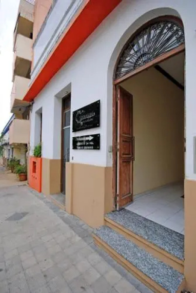 Giuseppe Hostal & Suites