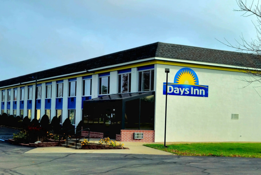 Days Inn by Wyndham Holland