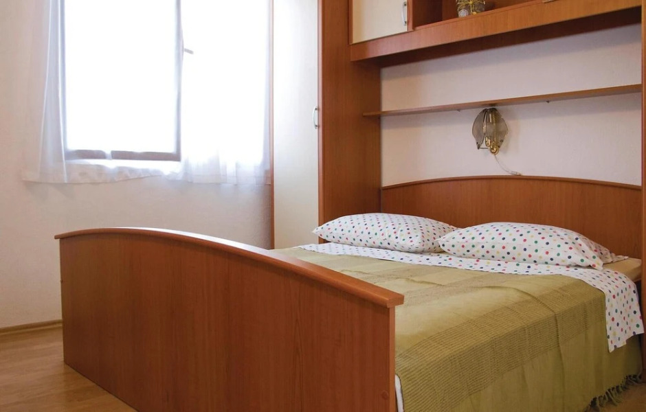 Nice Home in Vinisce With Wifi and 5 Bedrooms