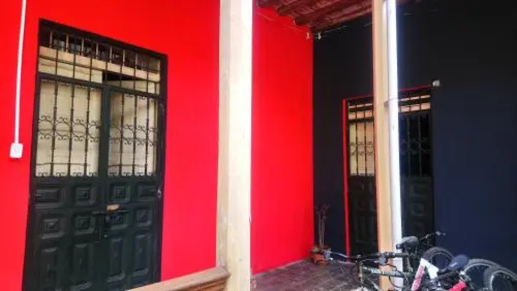 Old House backpackers B & B