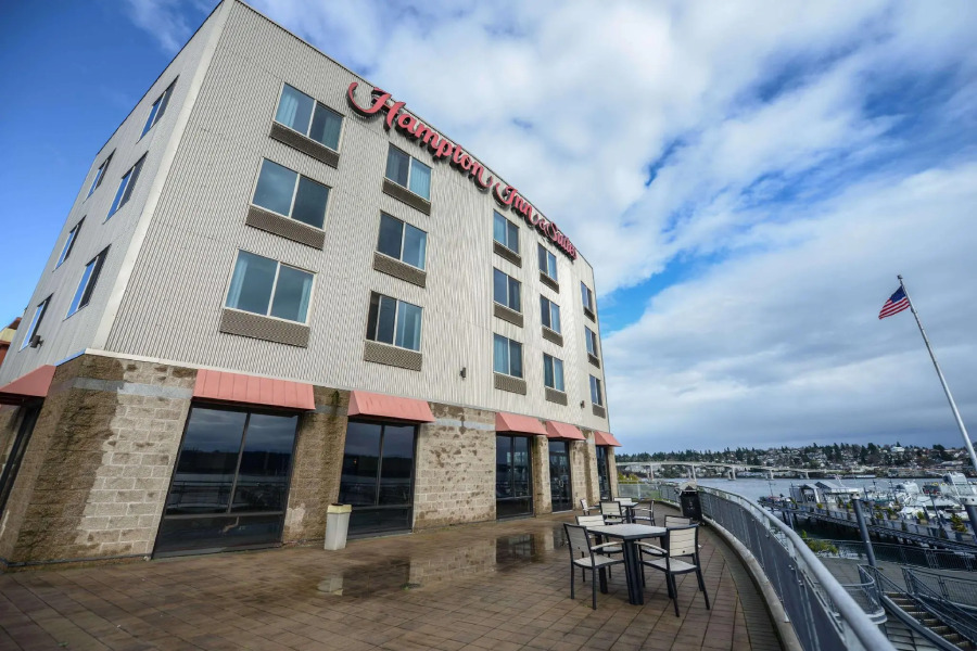 Hampton Inn & Suites Bremerton