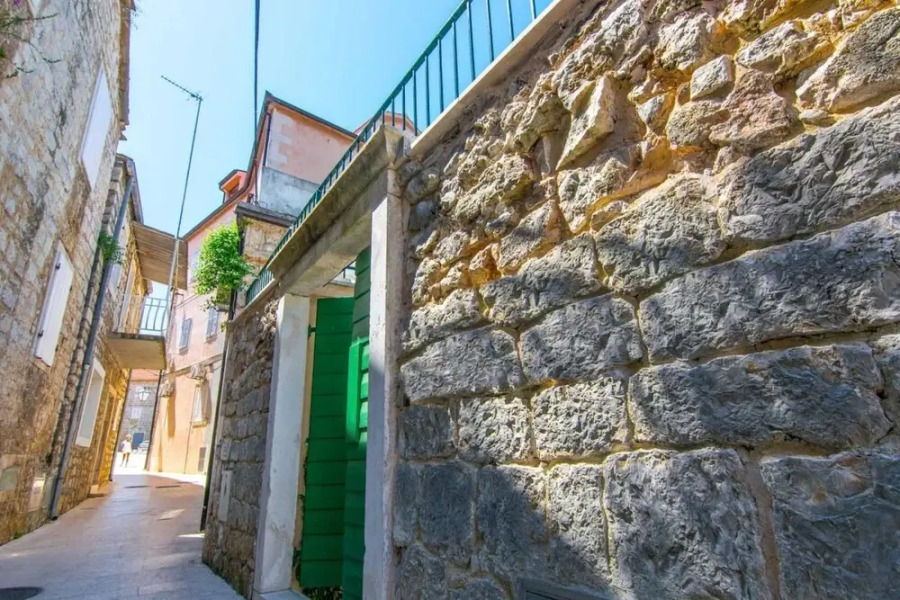 Villa Jelsa Palace in Jelsa