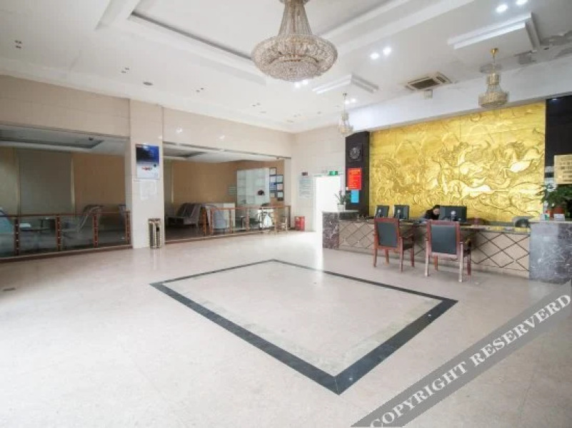 Quzhou Crown Holiday Hotel