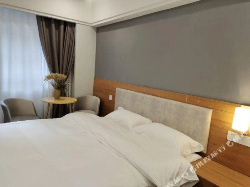 Huiyou Hotel, Fengxu Town, Linshui County