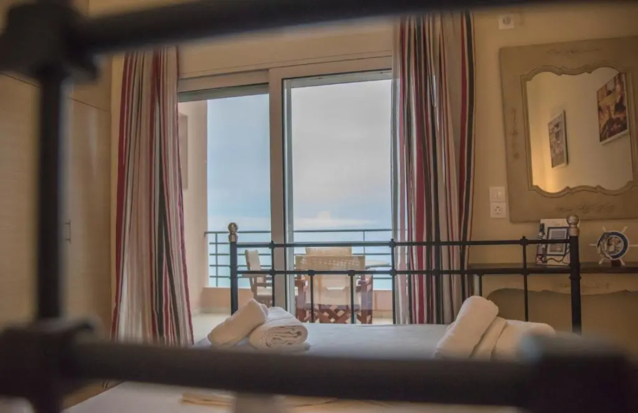 Aperanto House Paralia Loutsas