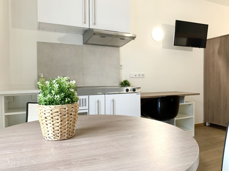 Modern Studio + Gym & Shopping Mall 5 min walk