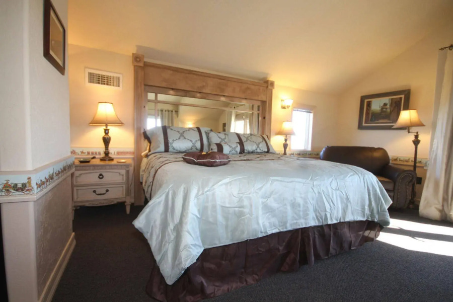 The Eden House Vineyard & Inn