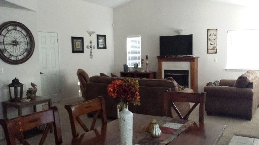 1211 Norswing 3 Bedroom Home by Redawning