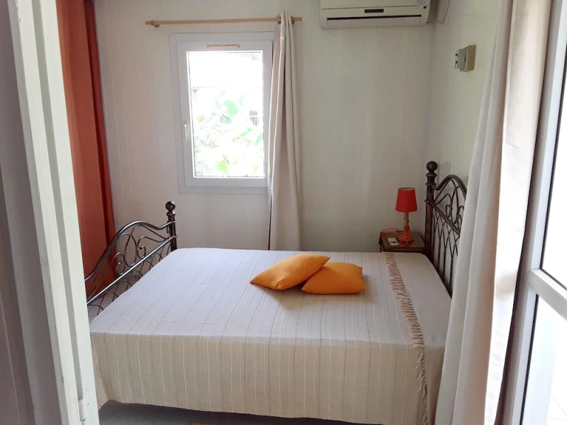 Bungalow With 2 Bedrooms in Bouillante, With Wonderful sea View, Furni