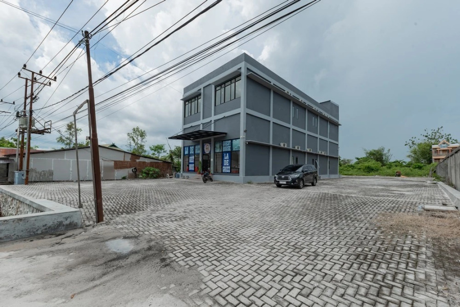 Urbanview Hotel La De Grizz Syariah Sampit by RedDoorz