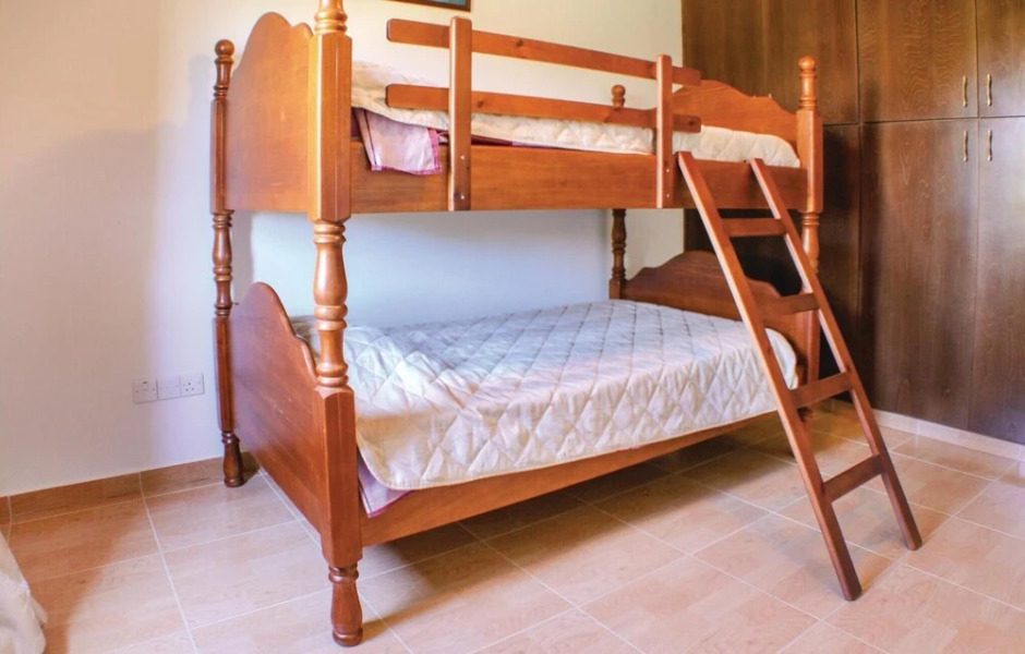 Beautiful Home in Maroni Lamaka With Wifi and 4 Bedrooms