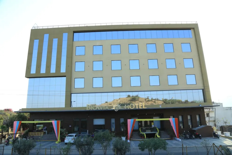 Hotel Bravia Pancheel - By Satguru