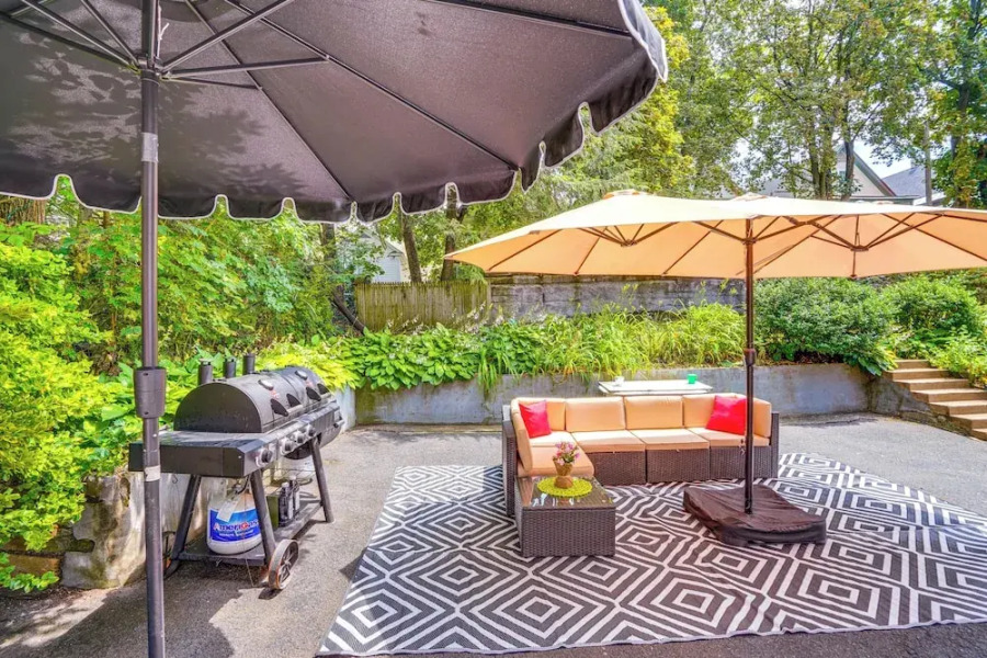 Steps to Union College: Home w/ Shared Yard!