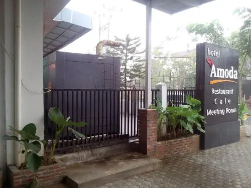 Amoda Hotel & Cafe