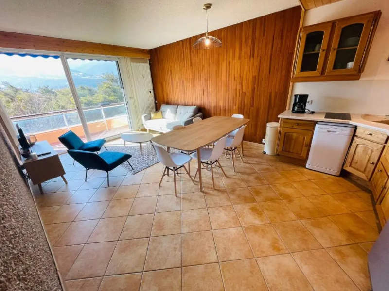 Appartement rénové à 200m de la plage + garage