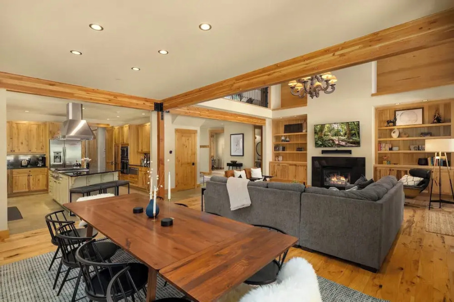 Hot Tub & Game Room: Home in Cle Elum