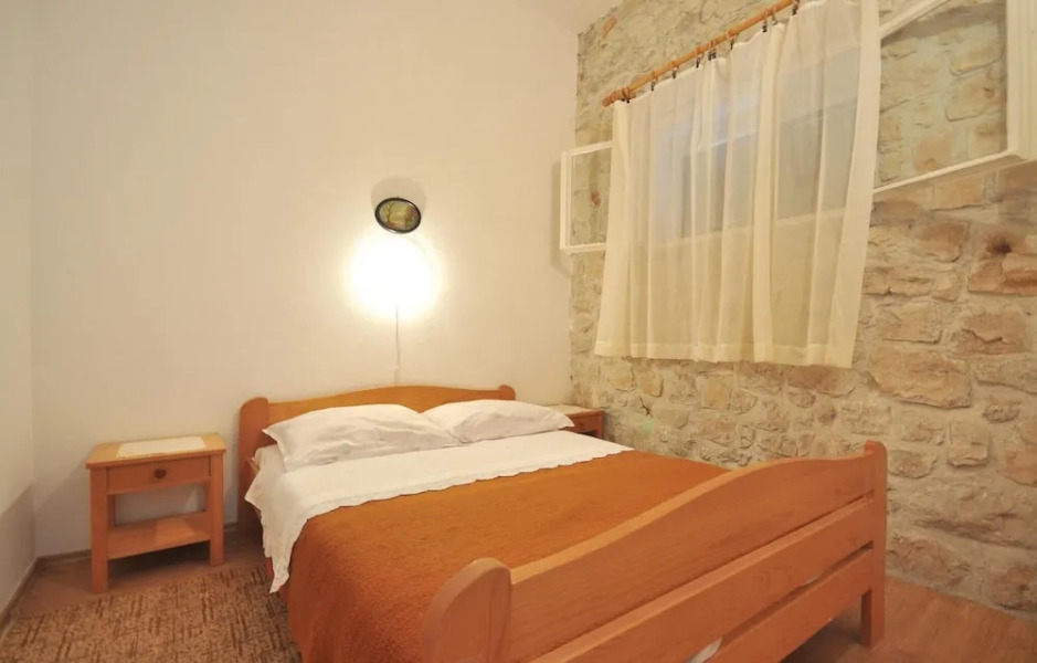 Nice Home in Vinisce With Wifi and 2 Bedrooms