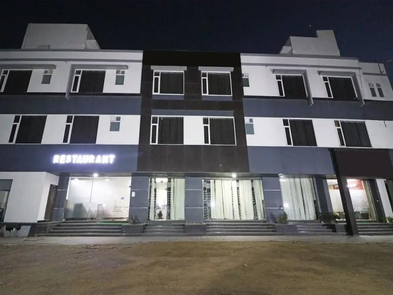 Oyo 3396 Hotel Parichay