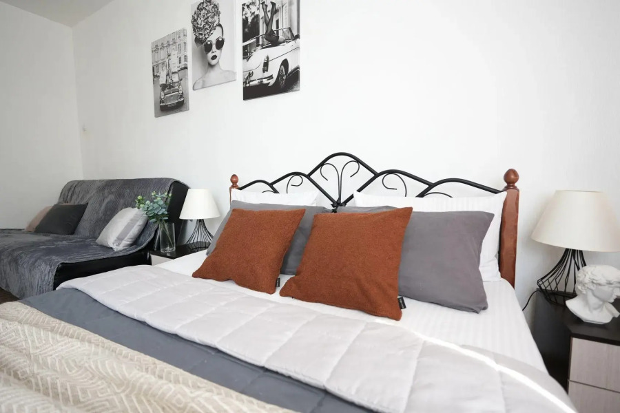 Пять звезд на Омской 23