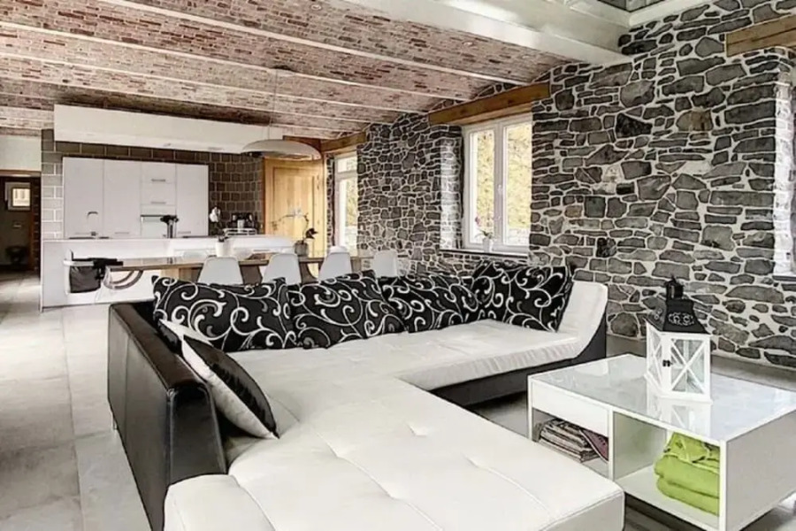 Charming Family Home in Achet