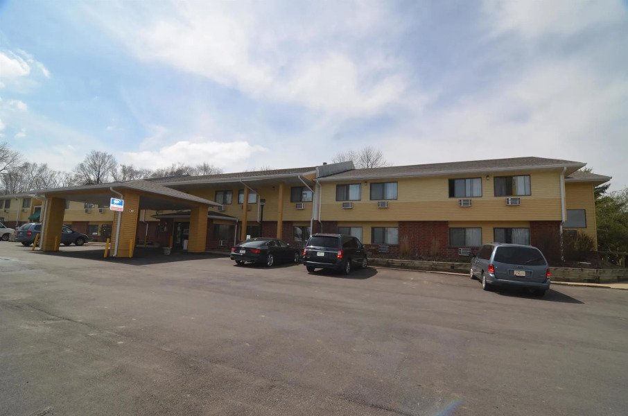 Super 8 Urbandale Des Moines Area