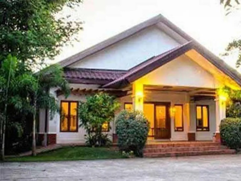 Farmhouse Hotel & Cafe