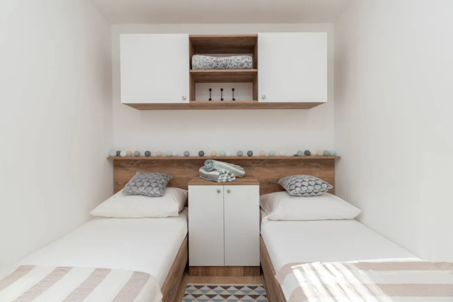 Mobile Home Sea Lion