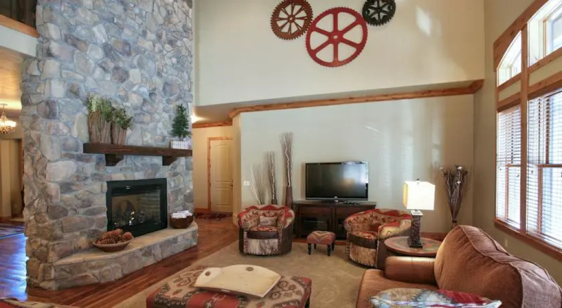 Boulder Ridge by Stewart Mountain Lodging