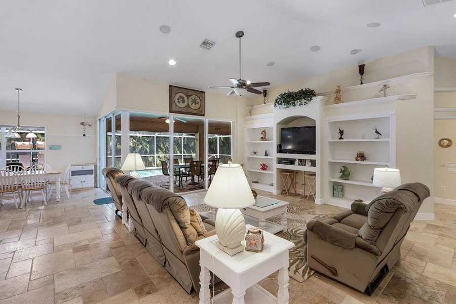Villa Spain - Family Oasis in the Most Sought Area of Cape Coral
