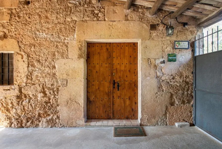 Can Cirera, Rural House In Girona
