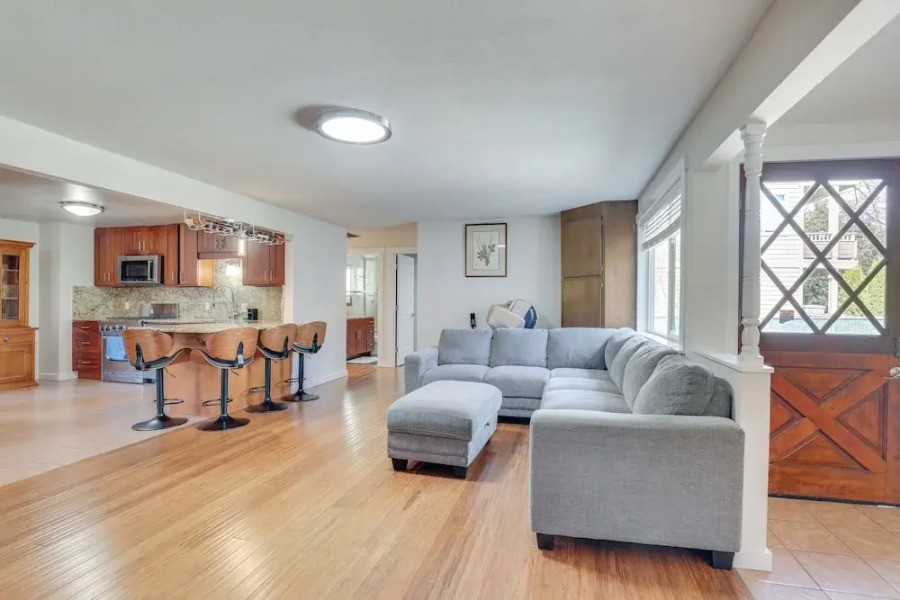 Renton Home: Gazebo w/ TV & Bbq, 15 Mi to Seattle