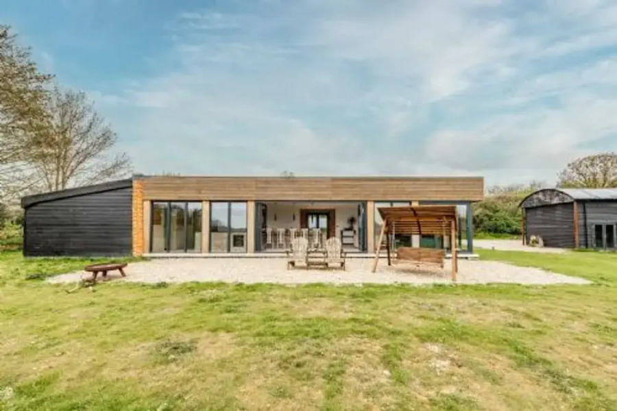 Host Stay Willow Barn