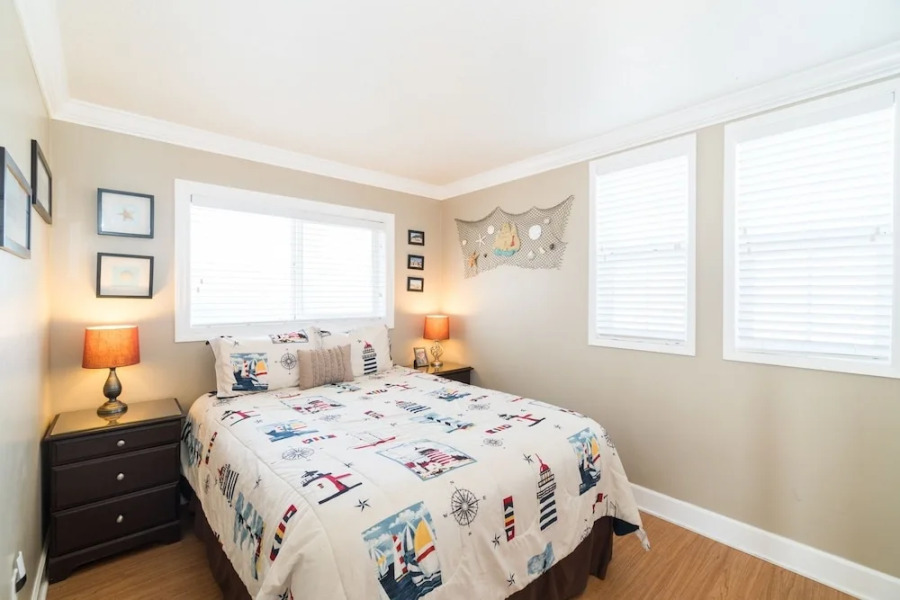 A Shore Thing 2 Br cottage by RedAwning