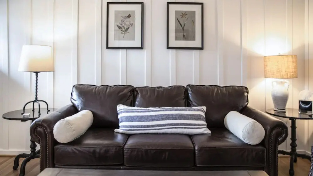 The Harbor House Inn