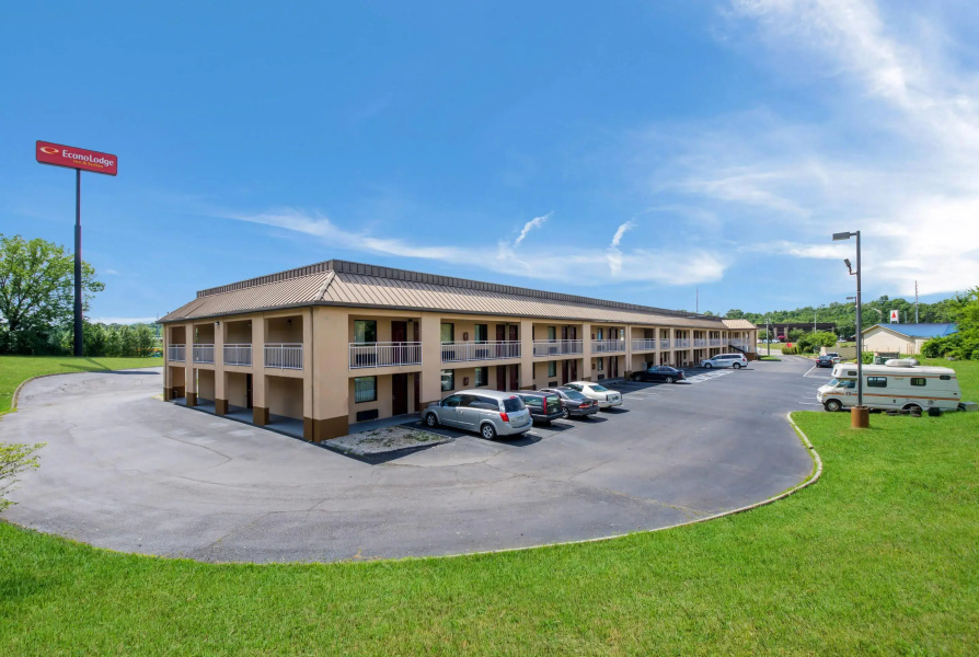 Econo Lodge Inn & Suites Knoxville East