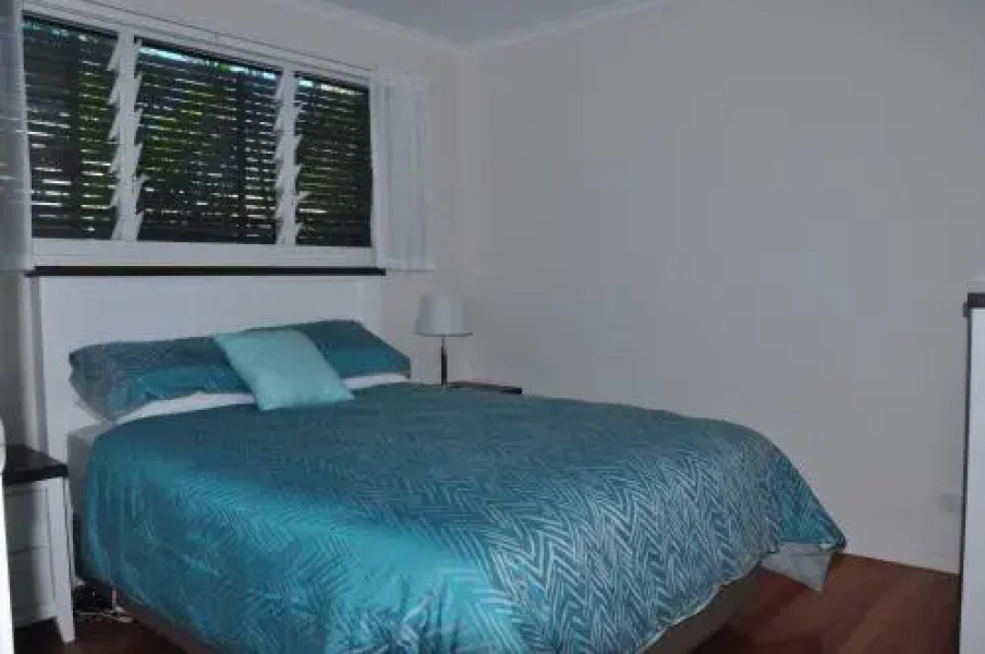 10 Double Island Drive Modern Family Home Centrally Located Swimming Pool & Outdoor Area