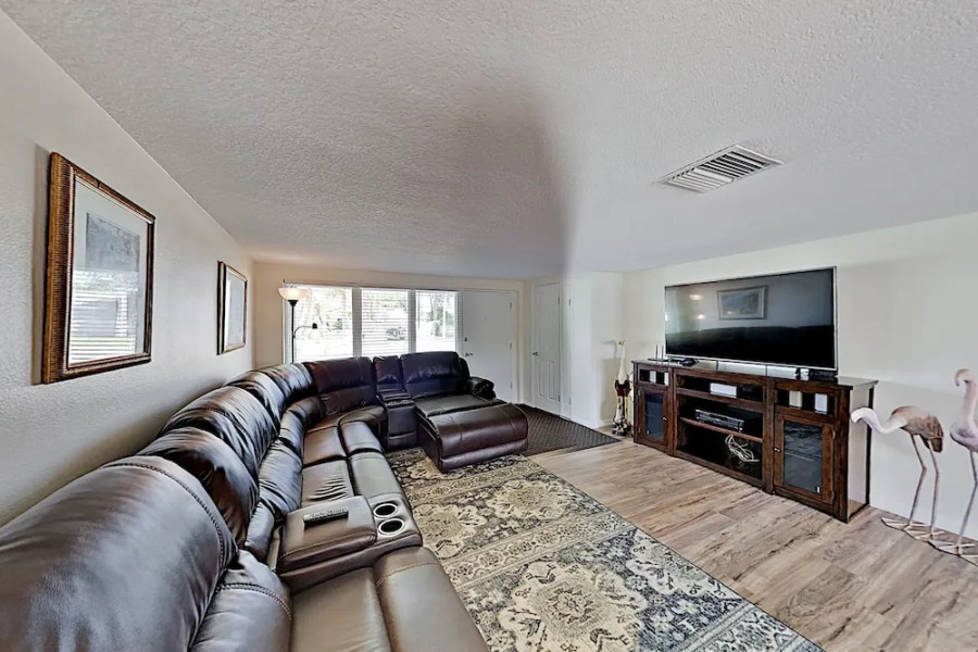 Canal-front Coastal Boat Dock & 2 Kayaks! 2 Bedroom Home