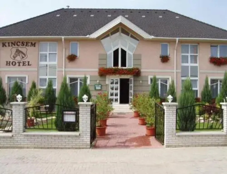 Kincsem Wellness Hotel
